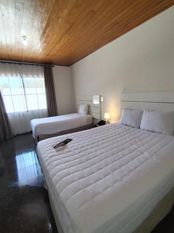 Cardedeu Suites San Salvador Esterno foto